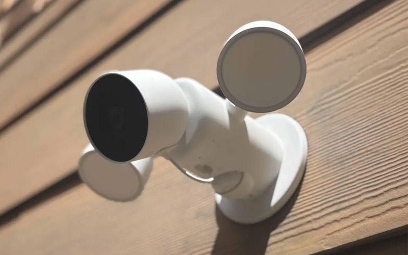 دوربین پروژکتوردار Google Nest Cam
