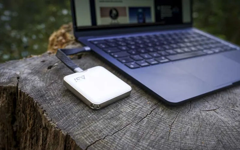 بررسی حافظه SSD پرتابل AGI Mag EDM38